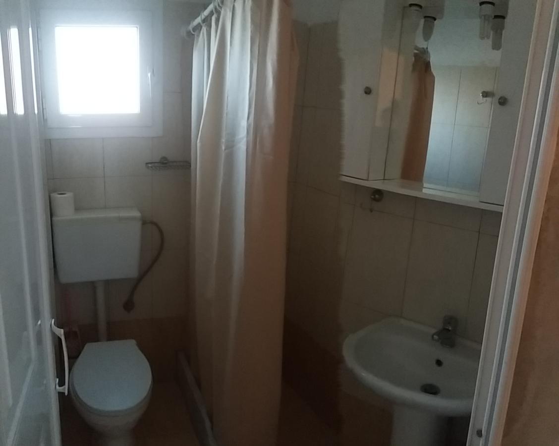Vangelis Vrasná Exteriör bild